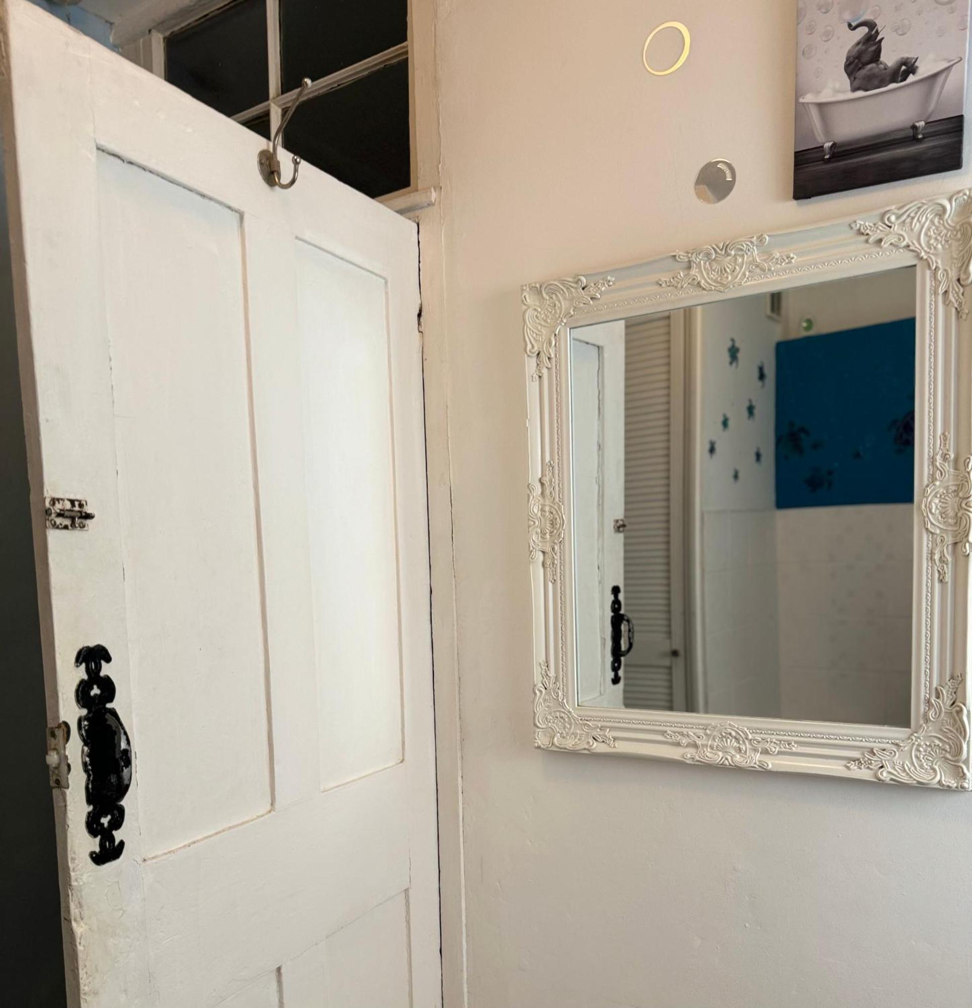Beautiful Townhouse Next To Royal Victoria Park And Botanical Gardens Within Easy Walking Distance To Bath City Centre Buitenkant foto