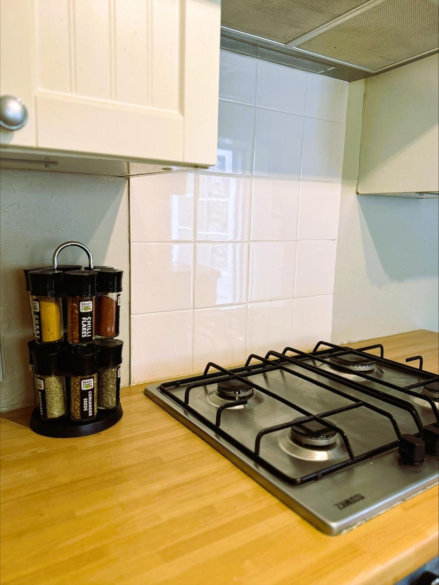 Beautiful Townhouse Next To Royal Victoria Park And Botanical Gardens Within Easy Walking Distance To Bath City Centre Buitenkant foto